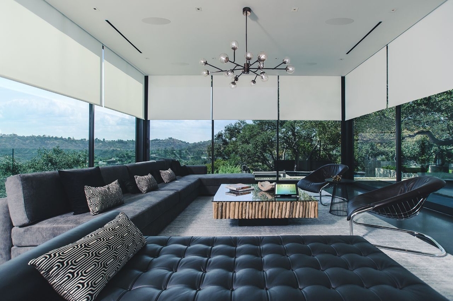 /images/Mastering Natural Light with Smart Shades.jpg