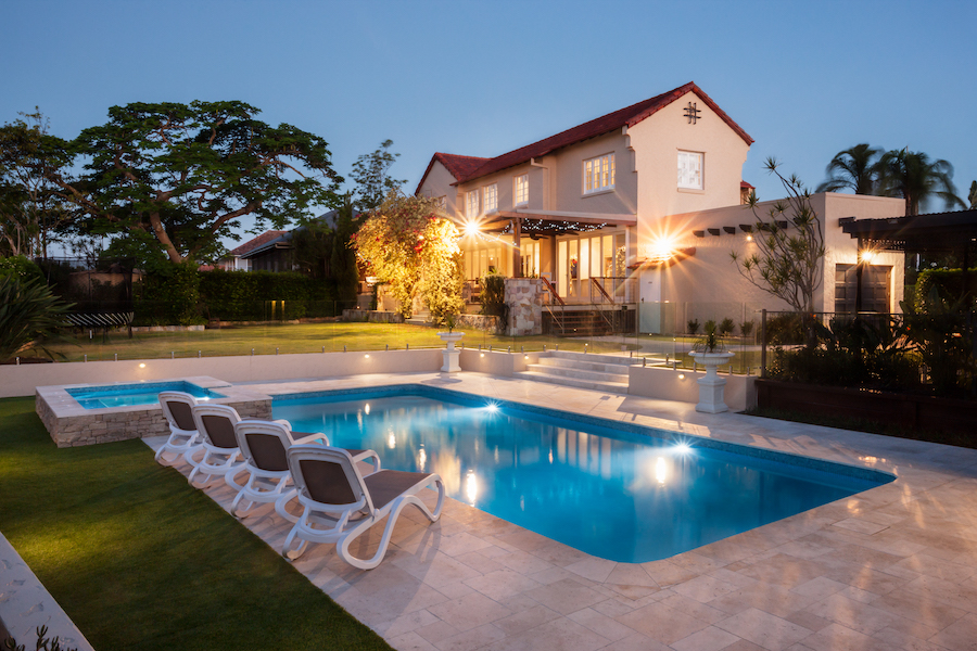 /images/give-your-backyard-a-summer-makeover.jpg